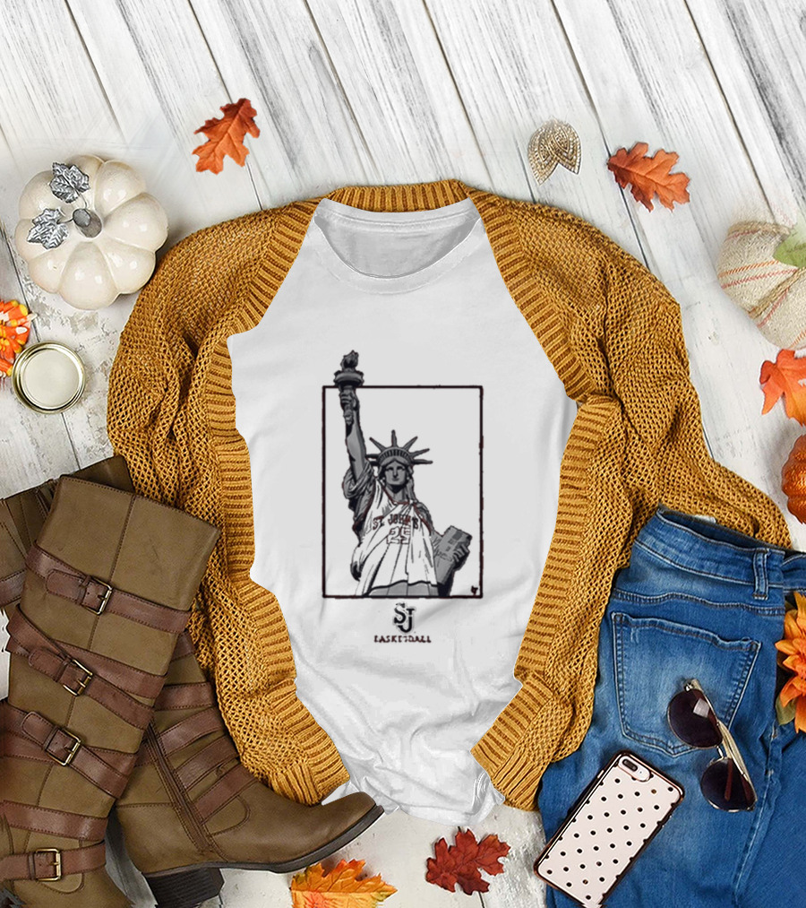St John's Basketball New York's Team Statue Of Liberty SI Image T-Shirt