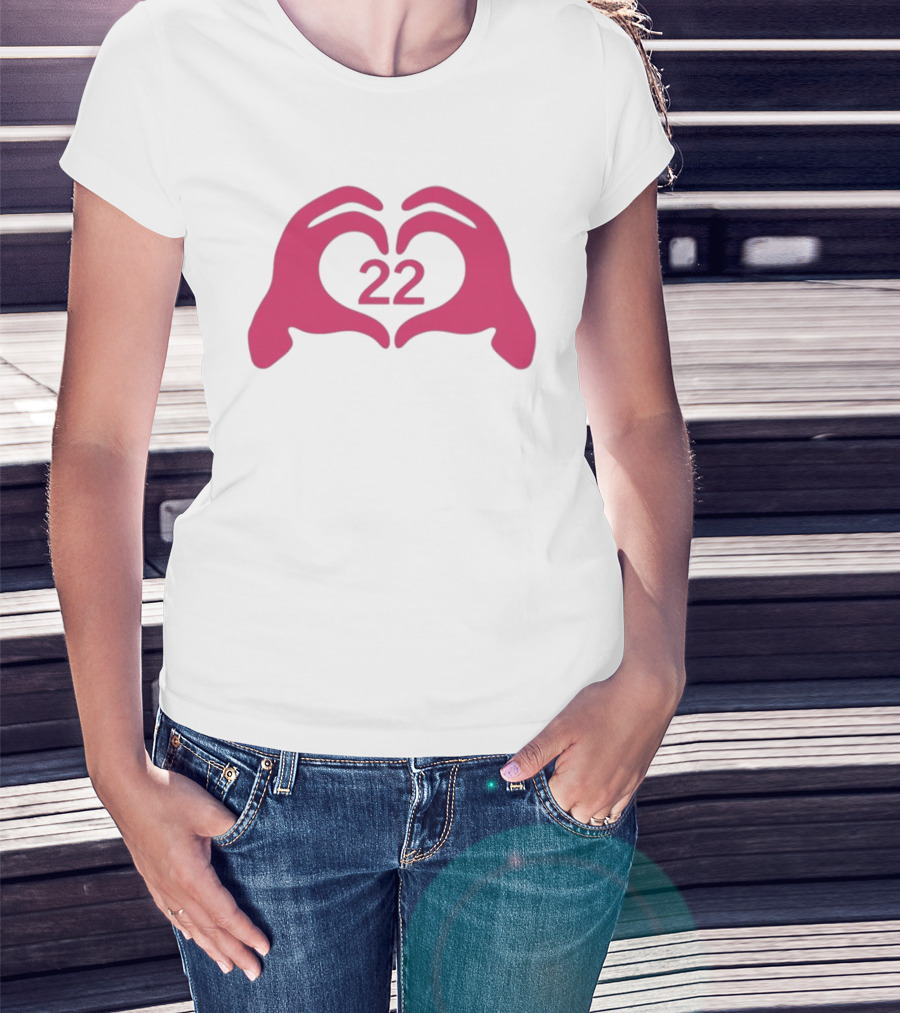 Feelin 22 Pink Heart Hands Gesture T-Shirt
