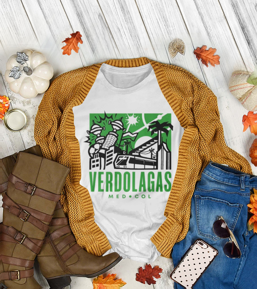 Verdolagas Med Col Medellín Paisa Culture Soccer Skyline Palm Trees T-Shirt