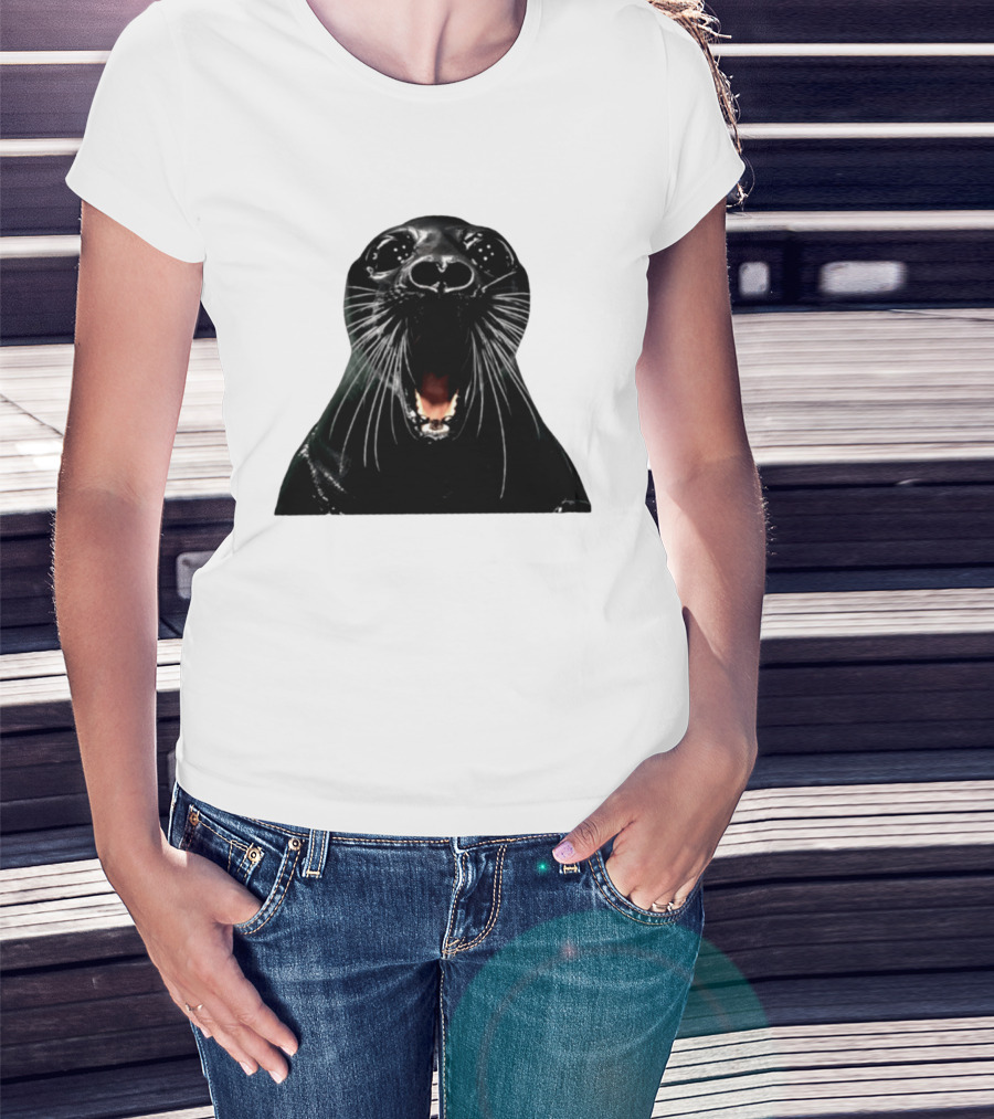 Screaming Black Seal Meme Hilarious Animal Expression T-Shirt
