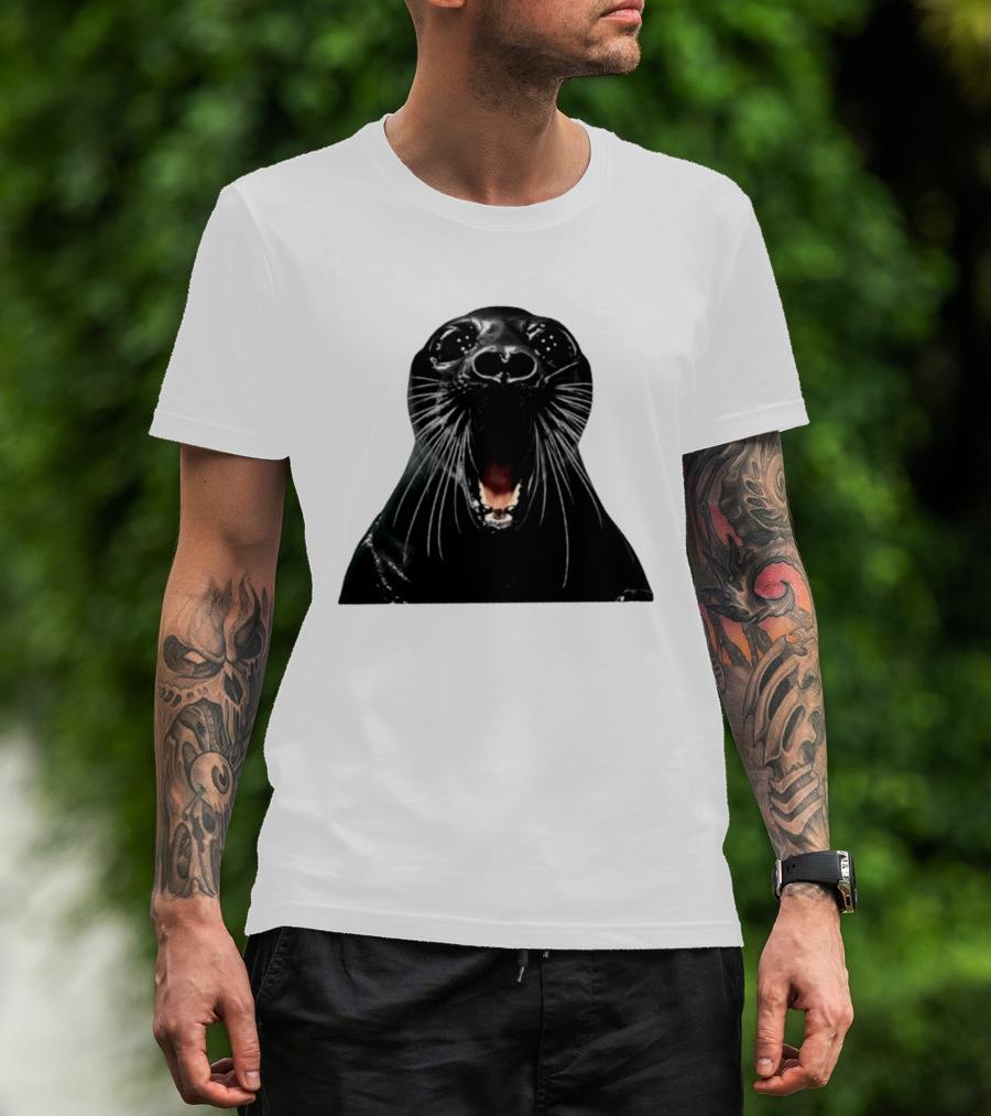 Screaming Black Seal Meme Hilarious Animal Expression T-Shirt