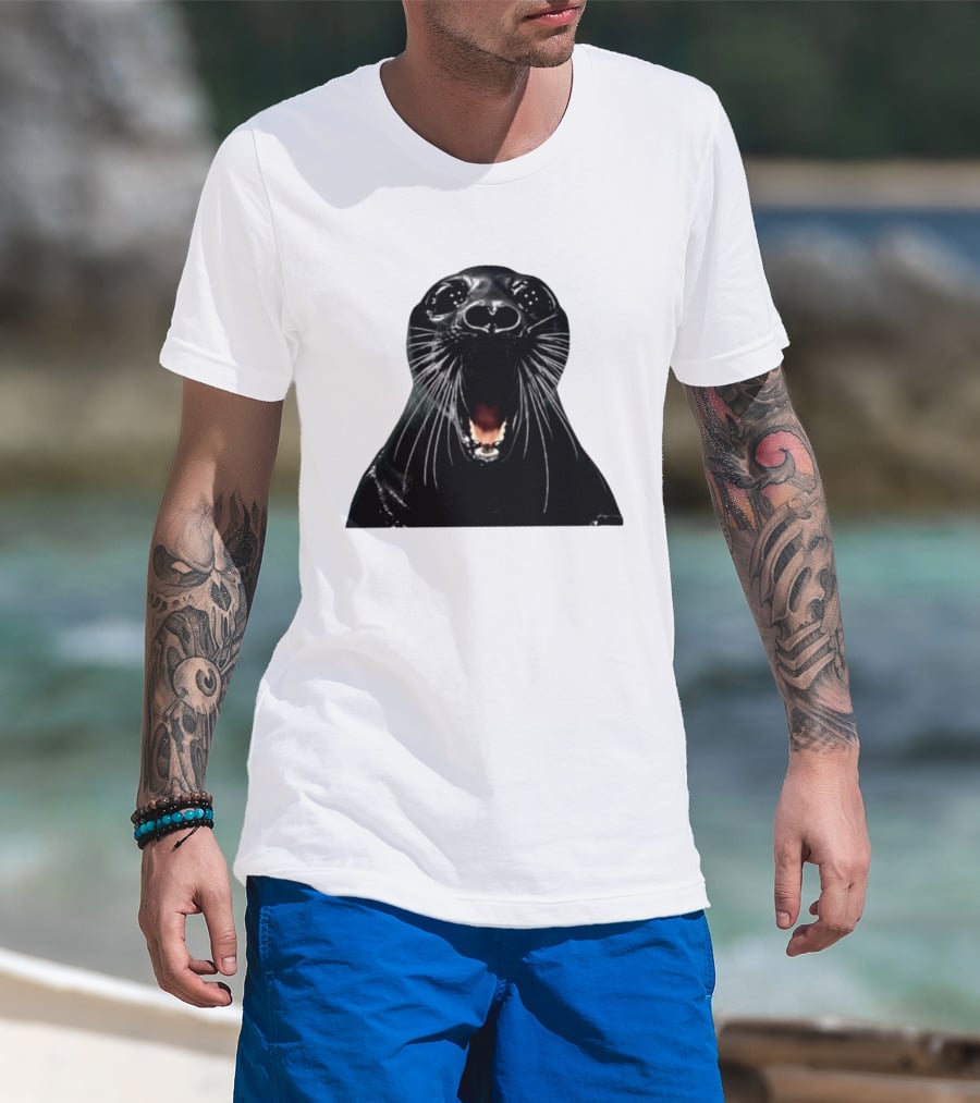 Screaming Black Seal Meme Hilarious Animal Expression T-Shirt