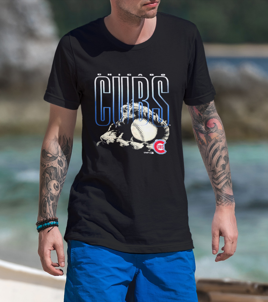 Chicago Cubs Fly Ball Baseball Team Logo Sports Fan T-Shirt
