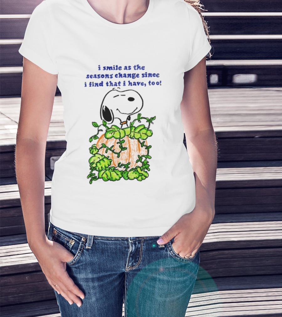 I Smile As The Seasons Change I Find That I Have Too Snoopy Pumpkin T-Shirt