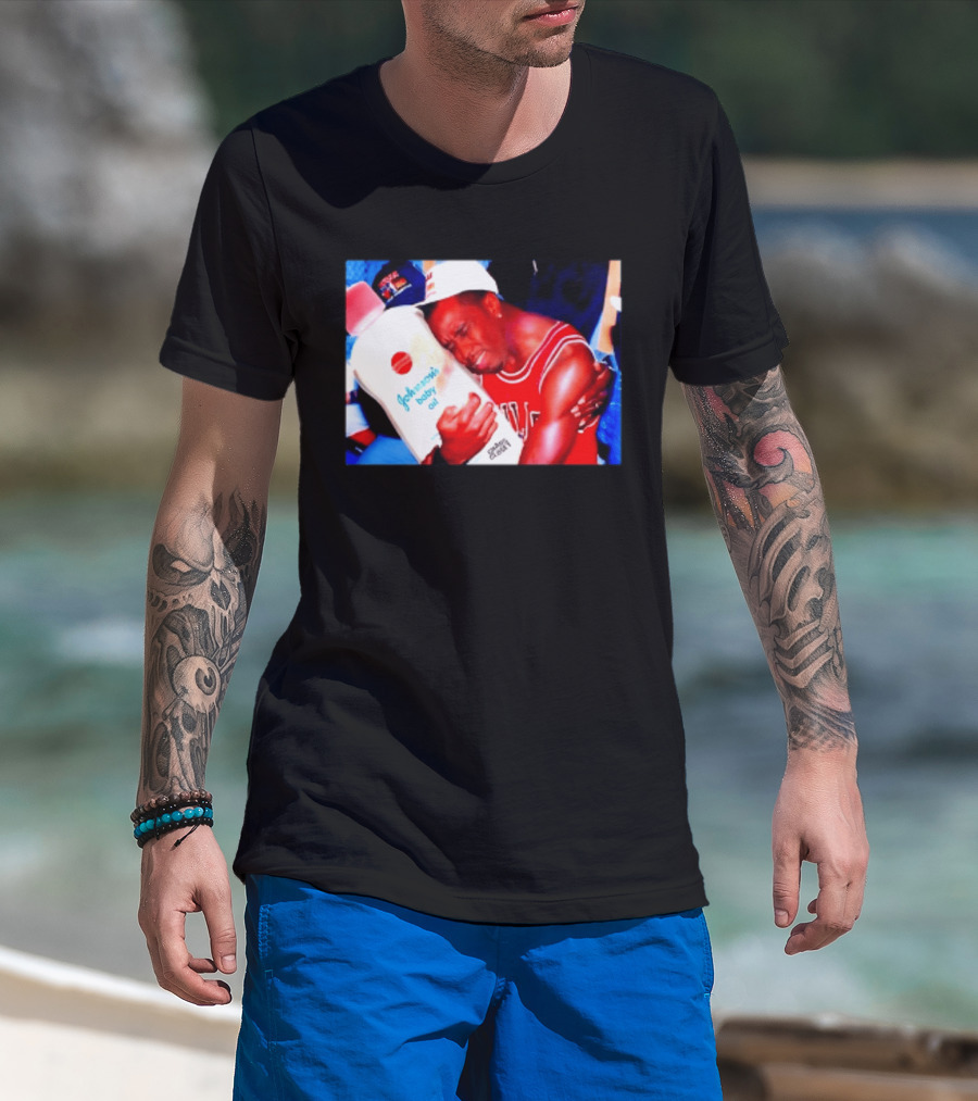 Sean Diddy Combs Johnson's Baby Oil Chicago Bulls Hugging Moment T-Shirt