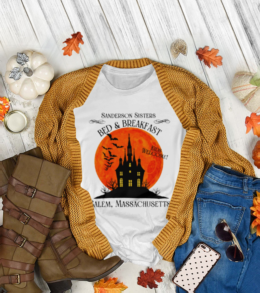Sanderson Sisters Bed And Breakfast Kids Welcome Salem Massachusetts Halloween Bats Haunted House T-Shirt