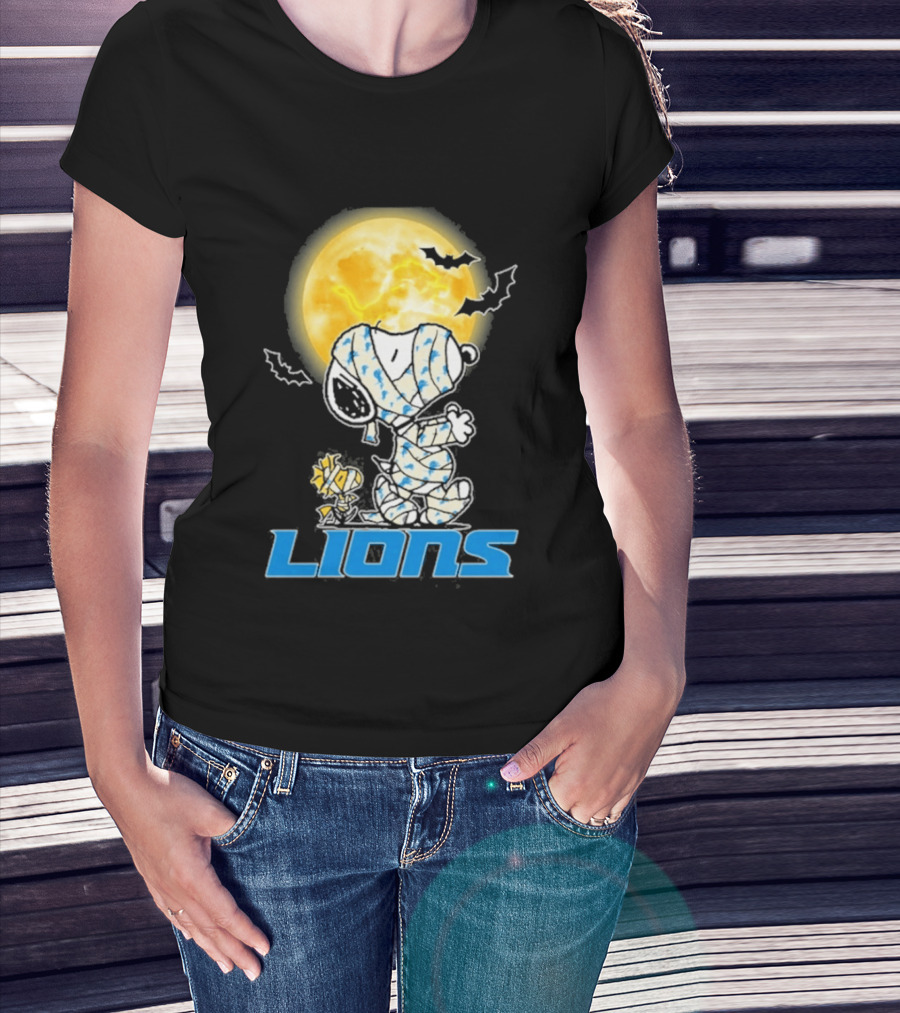 Detroit Lions Snoopy Halloween 2026 Full Moon Bat Holiday T-Shirt