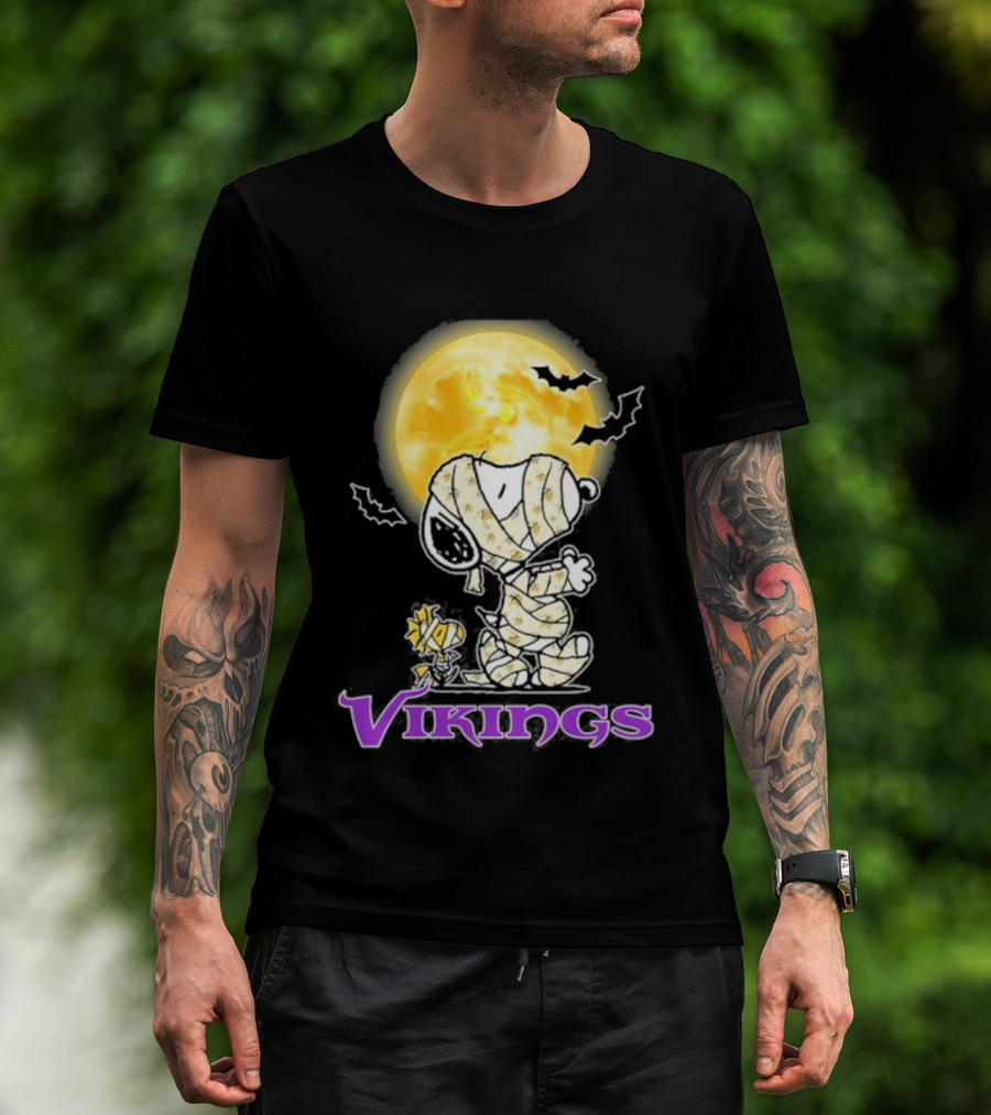Minnesota Vikings Snoopy Halloween Moon 2026 Holiday T-Shirt