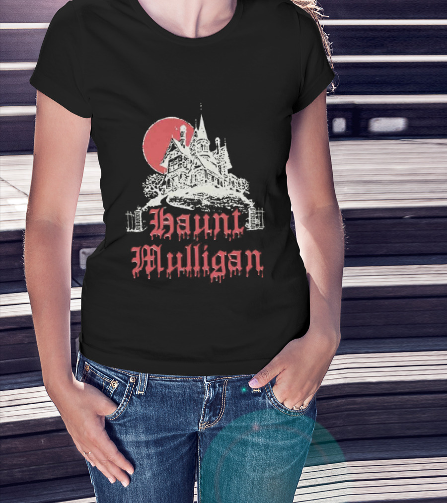 Hot Mulligan Haunted House Halloween Castle 2026 T-Shirt