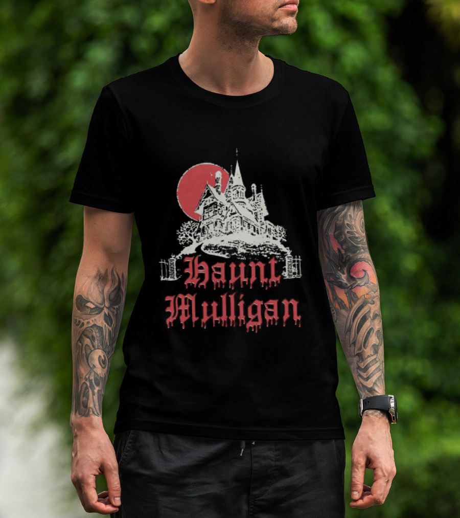 Hot Mulligan Haunted House Halloween Castle 2026 T-Shirt
