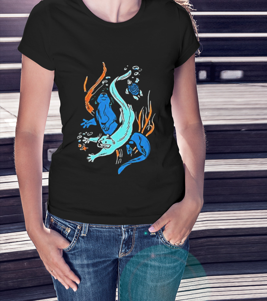Swimming Otters Sea Life Ocean Nature Wildlife Playful Underwater Scene T-Shirt