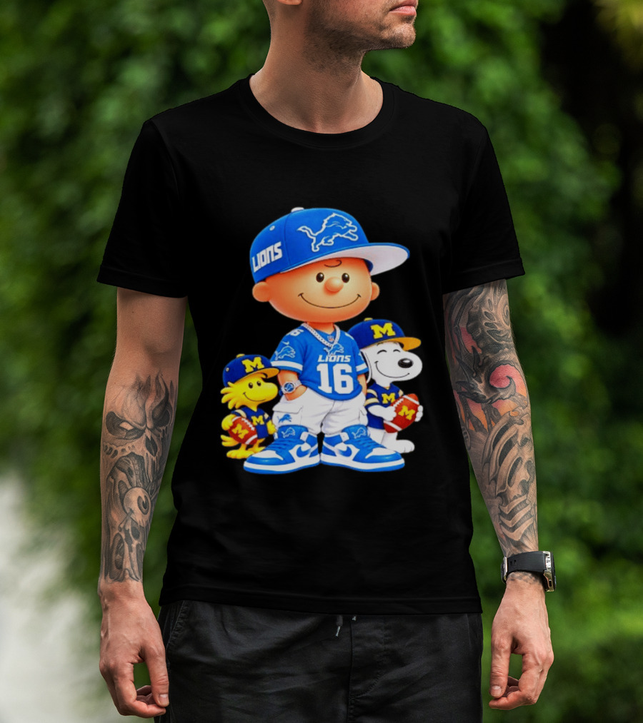 Charlie Brown Snoopy Woodstock Detroit Lions Michigan Wolverines Football Fan 16 T-Shirt