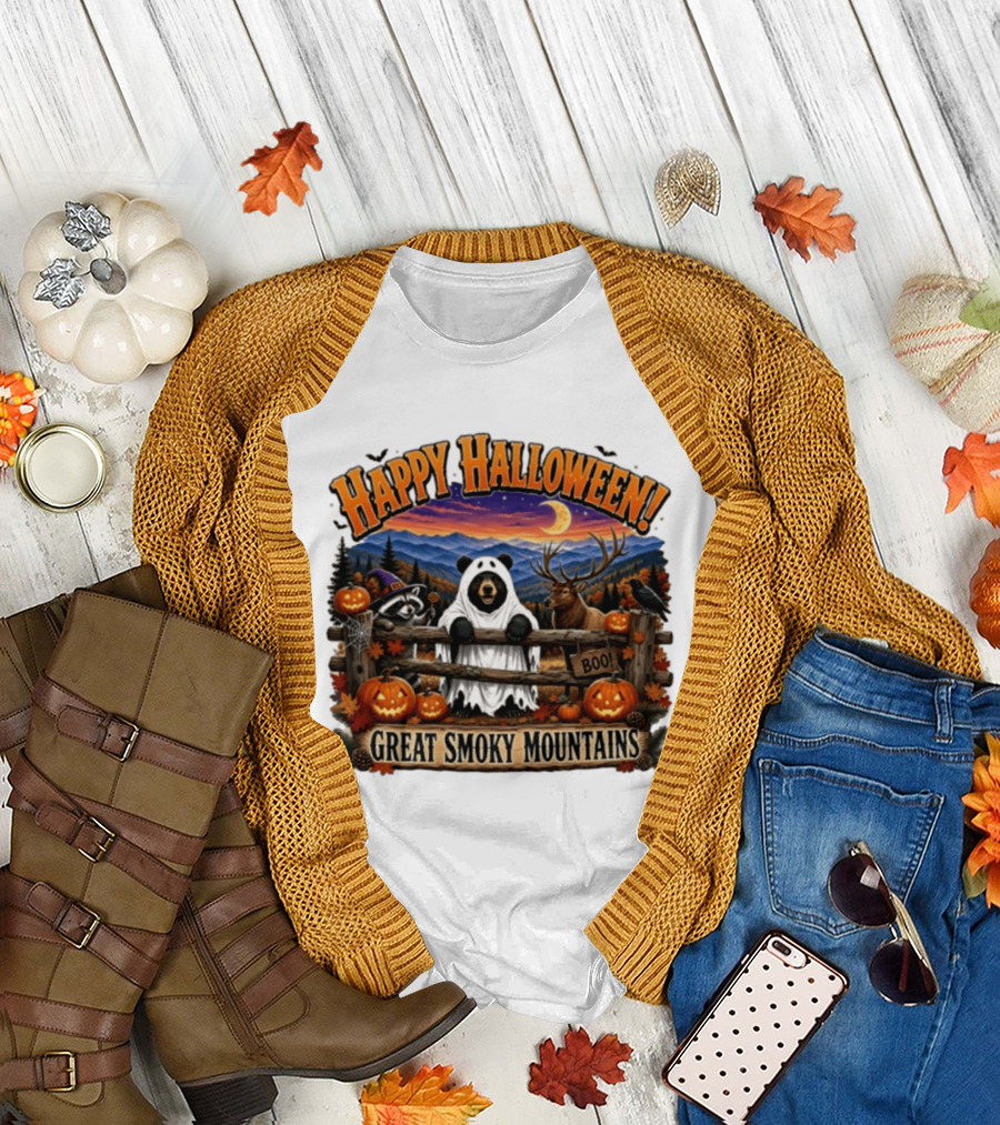 Happy Halloween Boo Great Smoky Mountains Bear Raccoon Deer T-Shirt