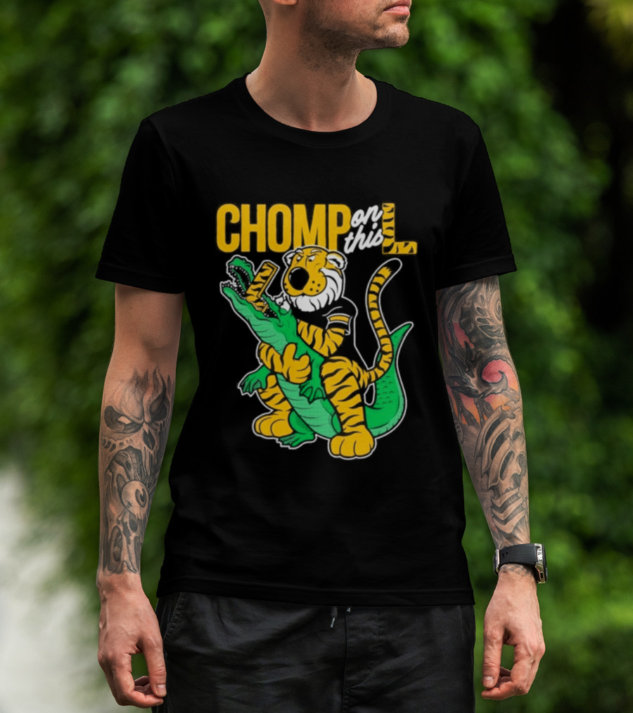 Missouri Chomp On This L Tiger And Alligator Face Off T-Shirt