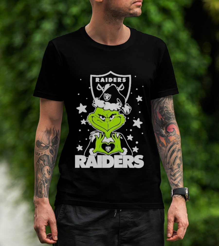 Las Vegas Raiders Grinch Love Hands Christmas Football 2026 T-Shirt