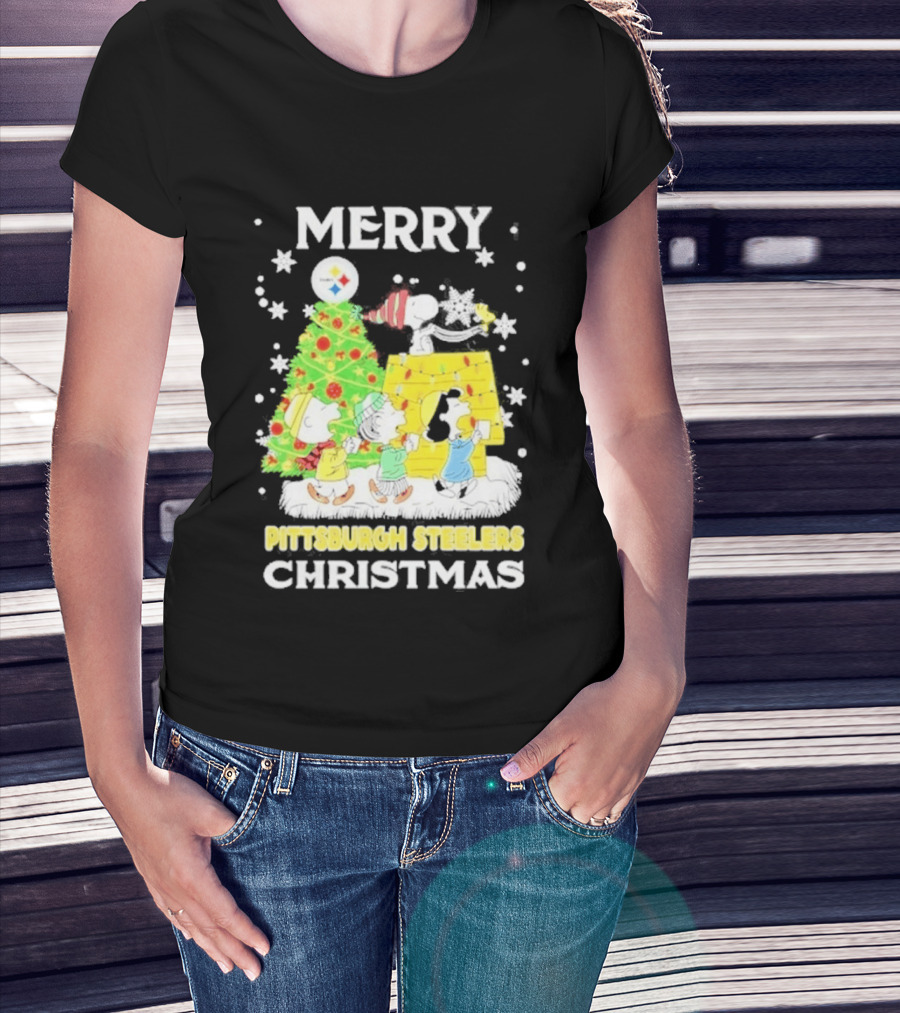 Merry Christmas 2026 Pittsburgh Steelers Peanuts Tree And Snoopy T-Shirt