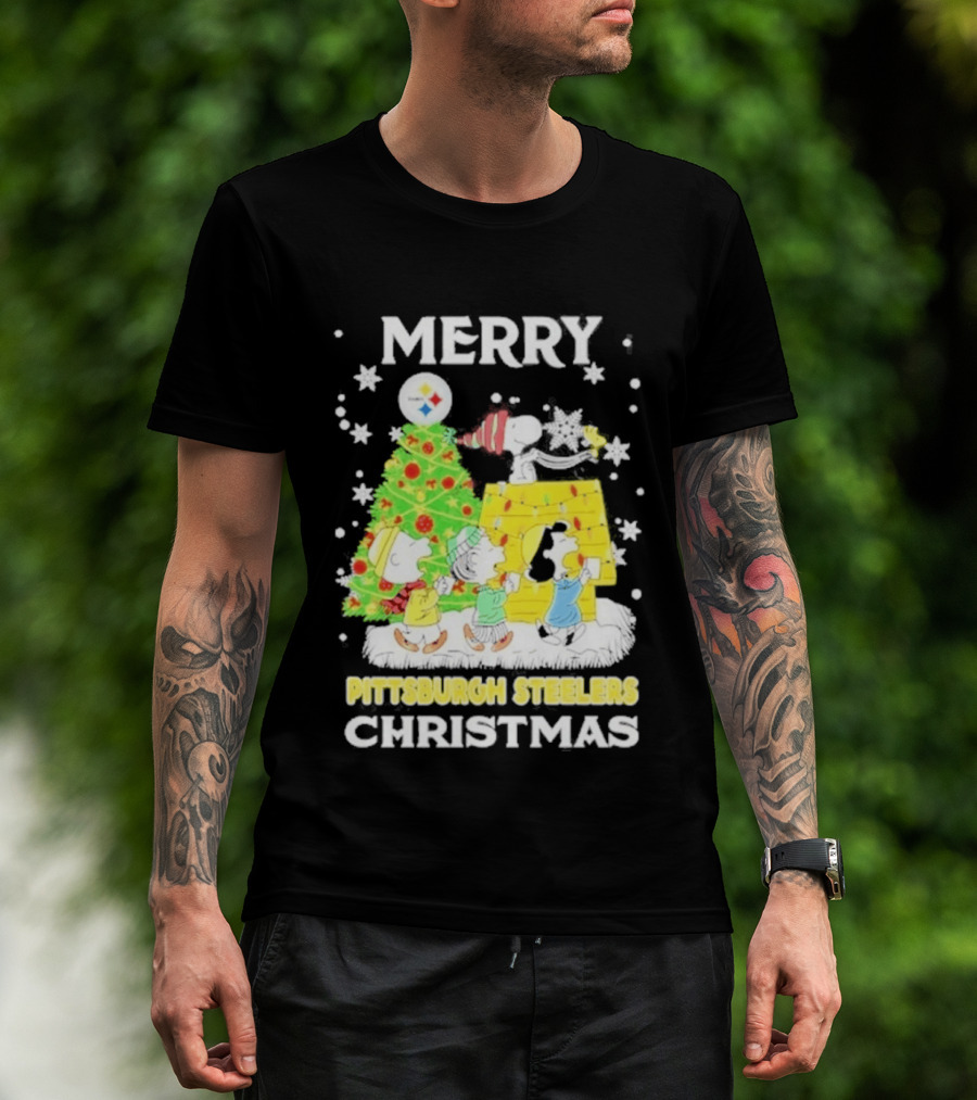 Merry Christmas 2026 Pittsburgh Steelers Peanuts Tree And Snoopy T-Shirt