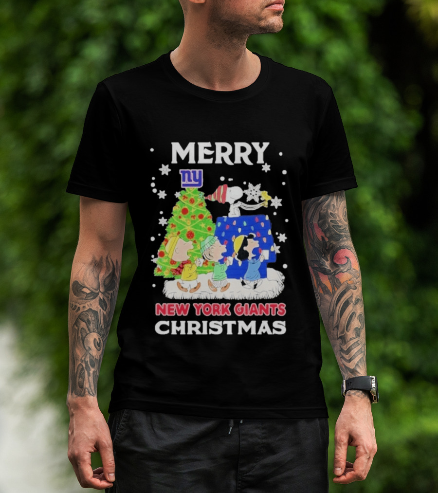 New York Giants Peanuts Merry Christmas 2026 Snoopy Woodstock Charlie Brown T-Shirt