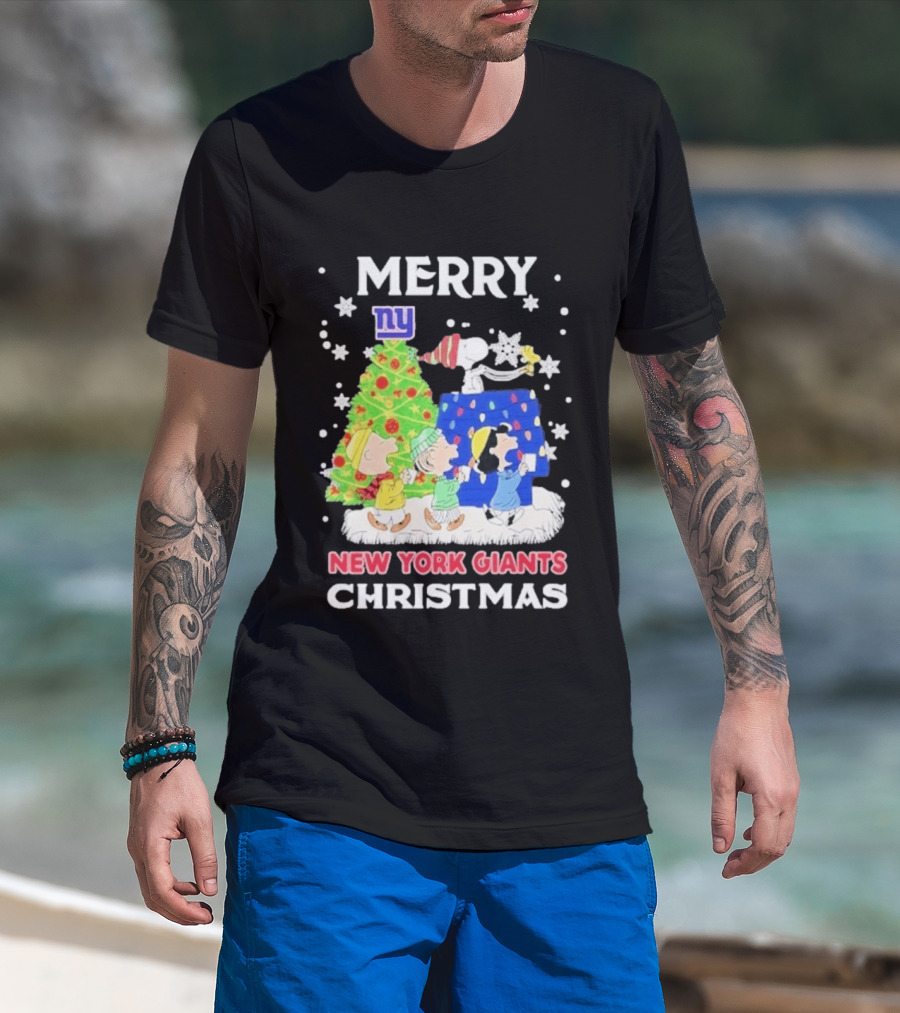 New York Giants Peanuts Merry Christmas 2026 Snoopy Woodstock Charlie Brown T-Shirt
