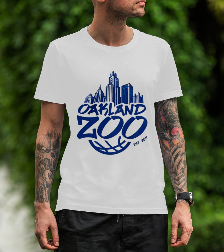 Pitt Panthers Oakland Zoo You Vs The Zoo Est 2001 T-Shirt