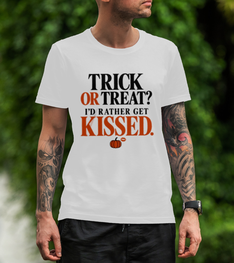 Trick Or Treat I'd Rather Get Kissed Halloween Pumpkin T-Shirt