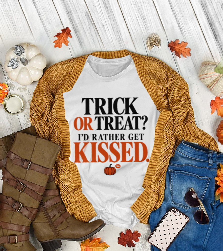 Trick Or Treat I'd Rather Get Kissed Halloween Pumpkin T-Shirt