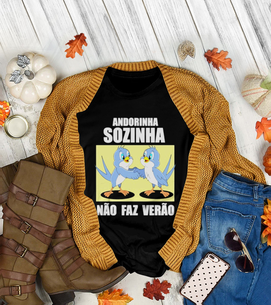 Andorinha Sozinha Não Faz Verão Handshake Birds T-Shirt
