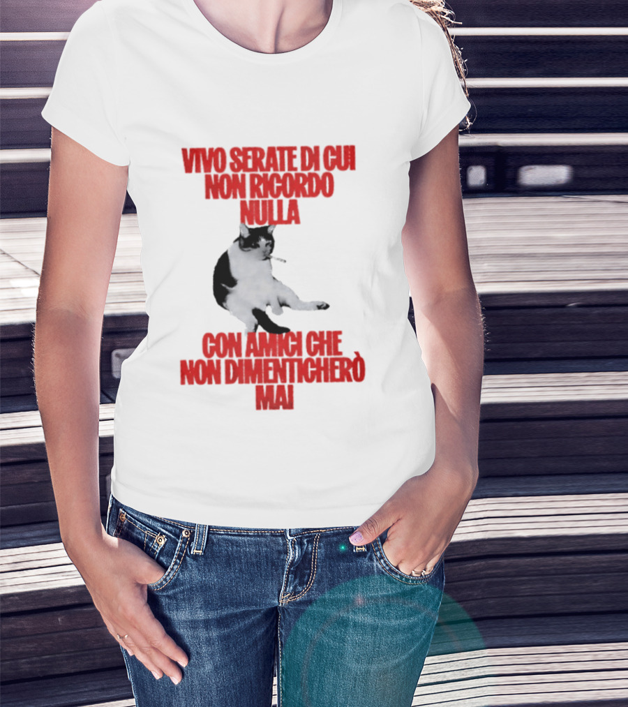 Vivo Serate Di Cui Non Ricordo Nulla Con Amici Che Non Dimenticherò Mai Gatto Divertente T-Shirt