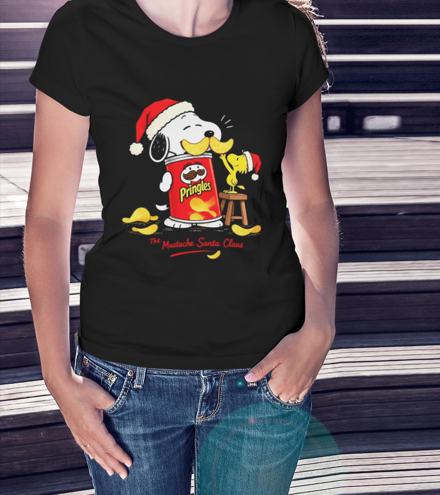 Pringles Snoopy Mustache Santa Christmas Chip Lovers Snack Fun T-Shirt