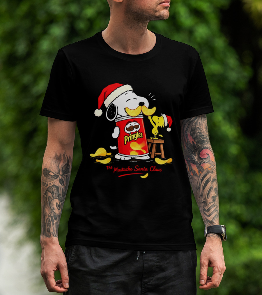 Pringles Snoopy Mustache Santa Christmas Chip Lovers Snack Fun T-Shirt