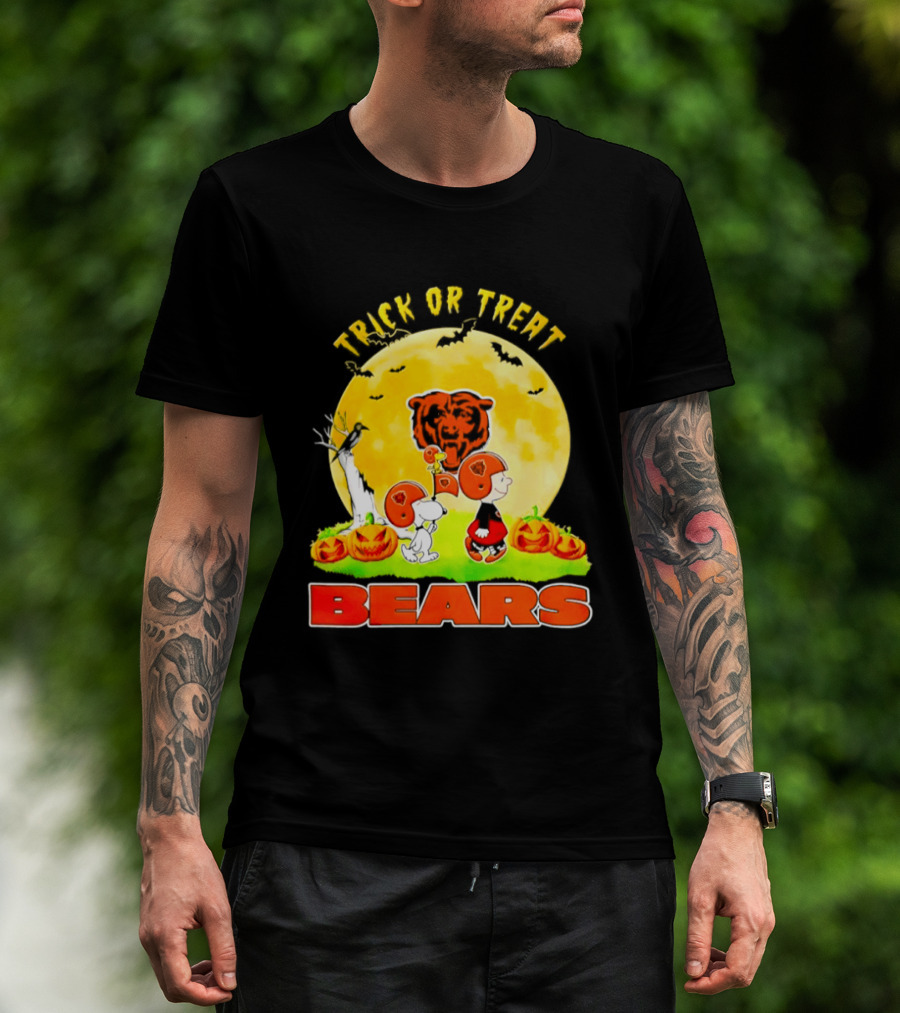 Chicago Bears Peanuts Halloween Trick Or Treat Pumpkins T-Shirt