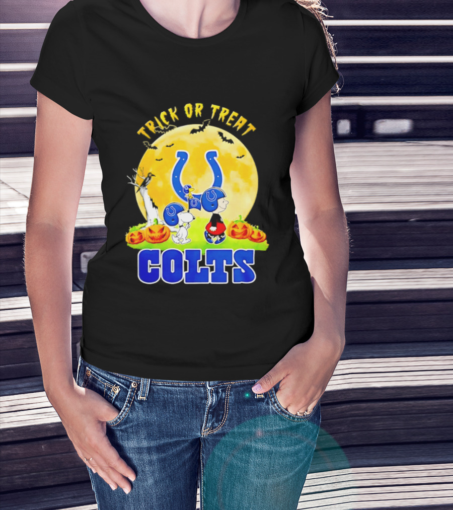 Indianapolis Colts Peanuts Trick Or Treat Halloween 2026 T-Shirt