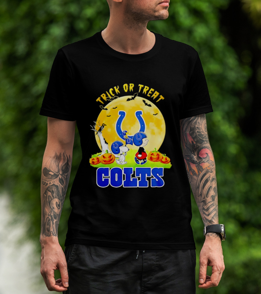Indianapolis Colts Peanuts Trick Or Treat Halloween 2026 T-Shirt
