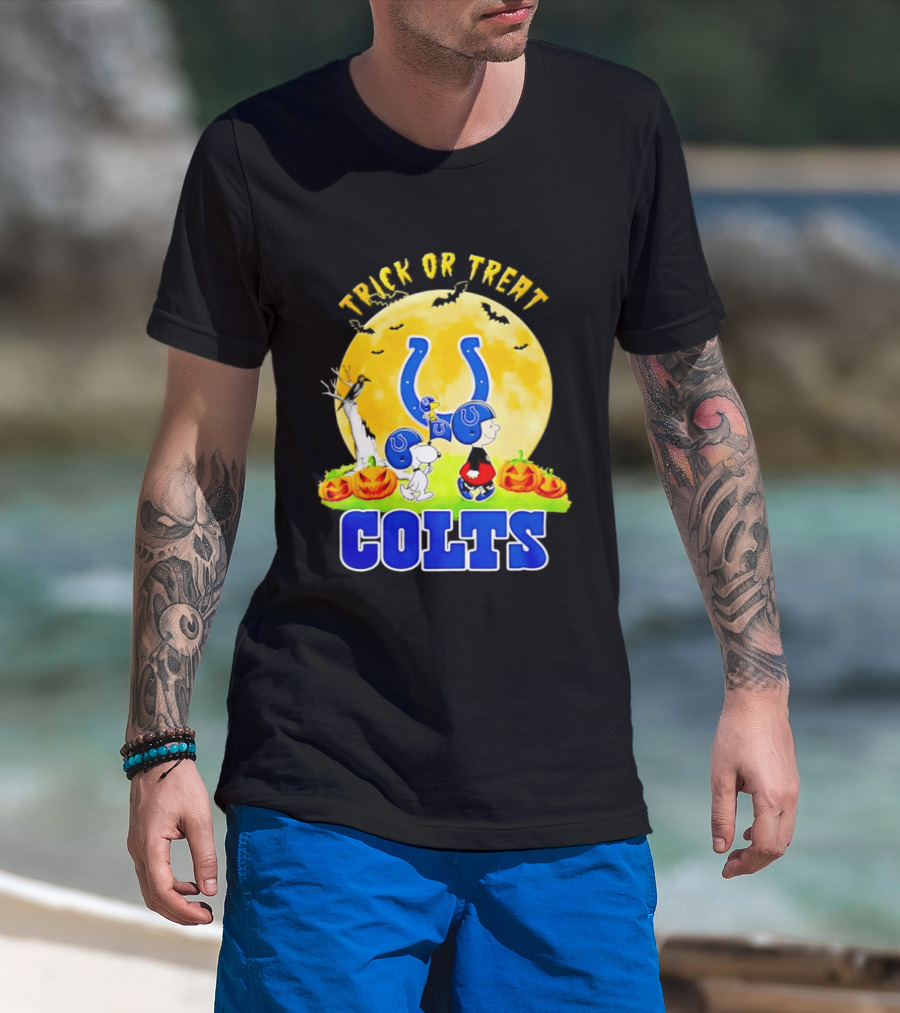 Indianapolis Colts Peanuts Trick Or Treat Halloween 2026 T-Shirt