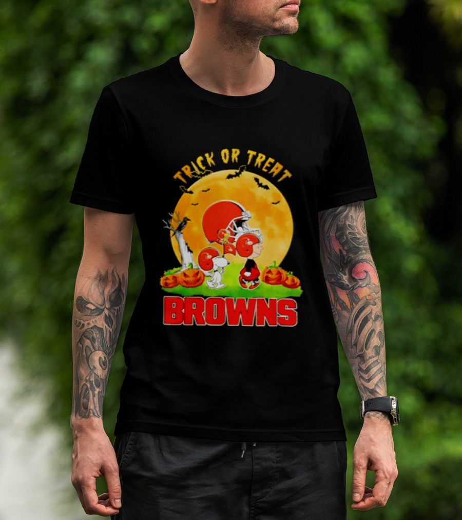 Cleveland Browns Peanuts Trick Or Treat Halloween 2026 T-Shirt