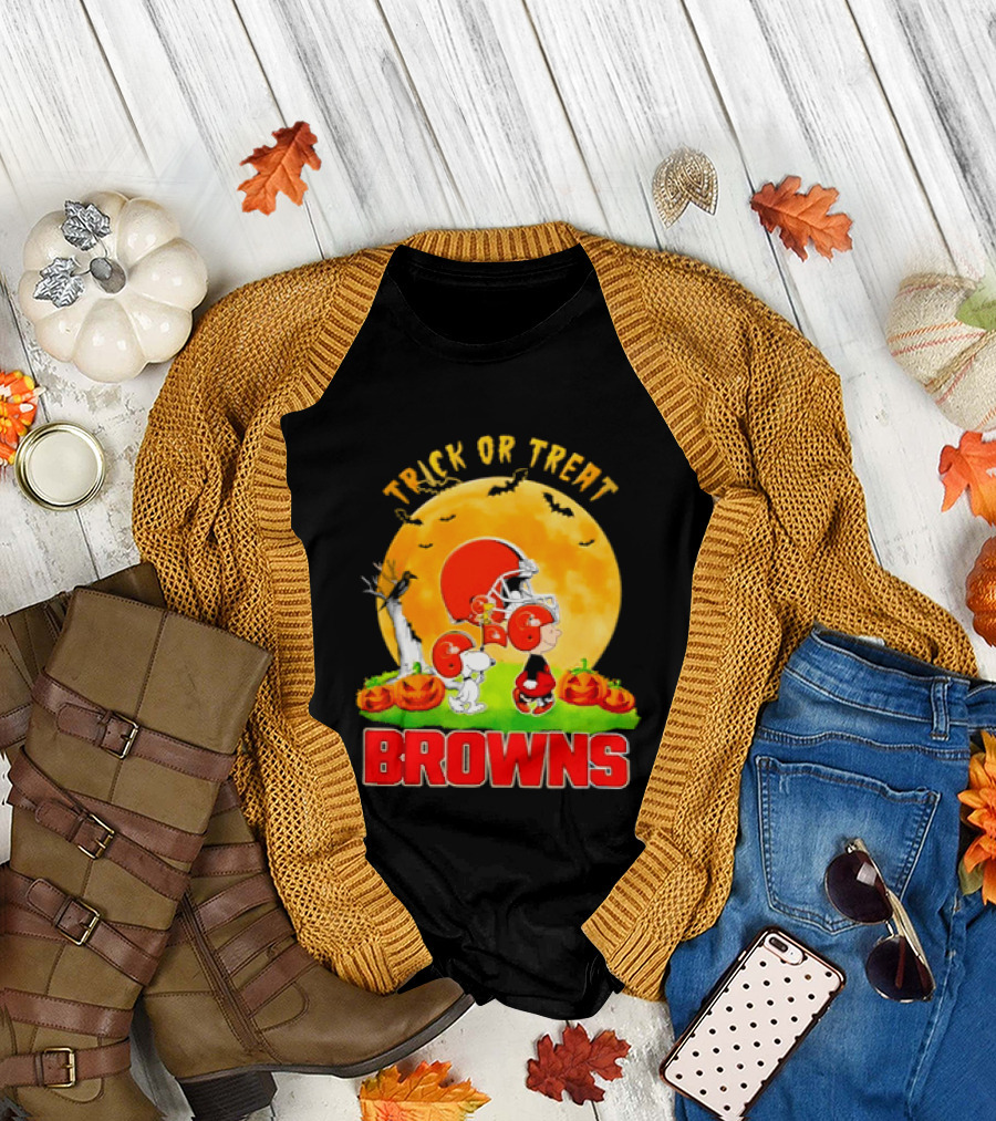 Cleveland Browns Peanuts Trick Or Treat Halloween 2026 T-Shirt