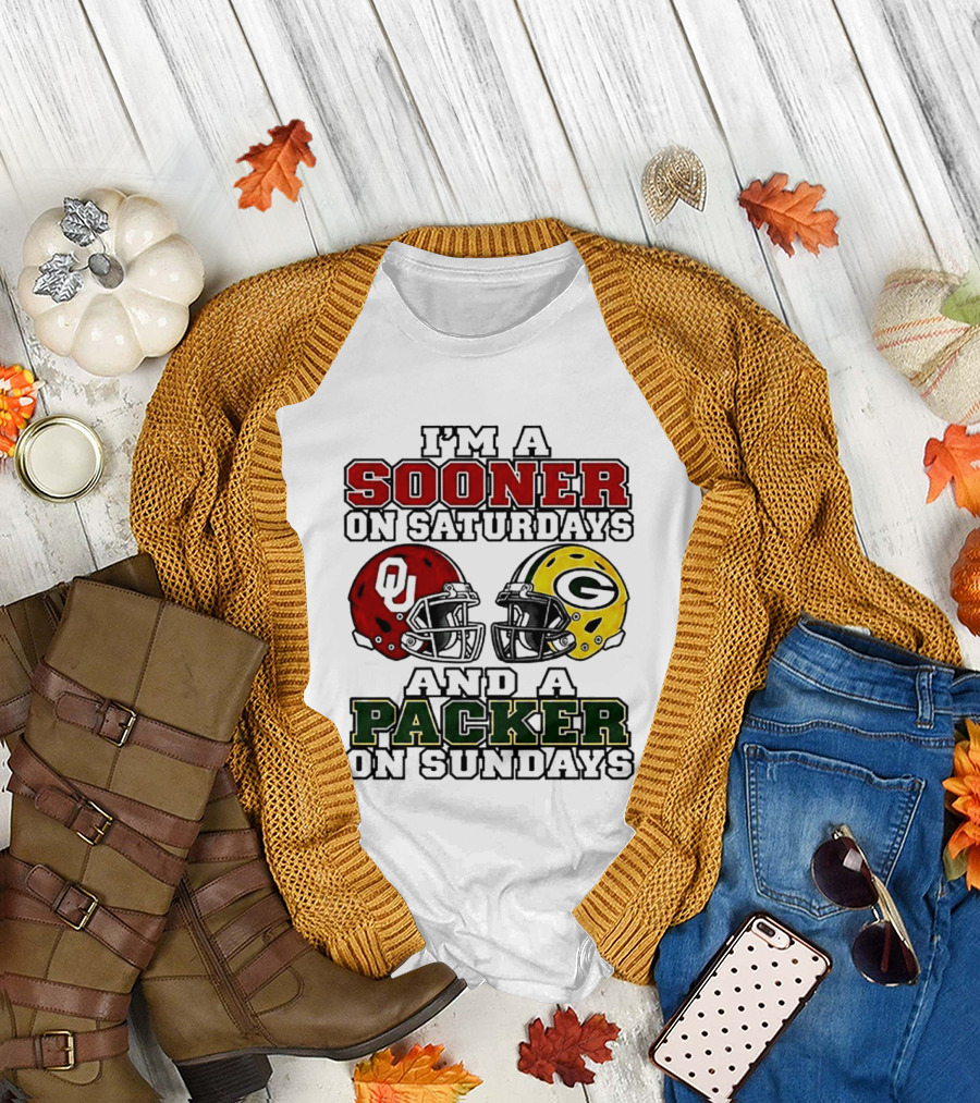 I'm A Sooner On Saturdays And A Packer On Sundays OU Green Bay Helmets 2026 T-Shirt