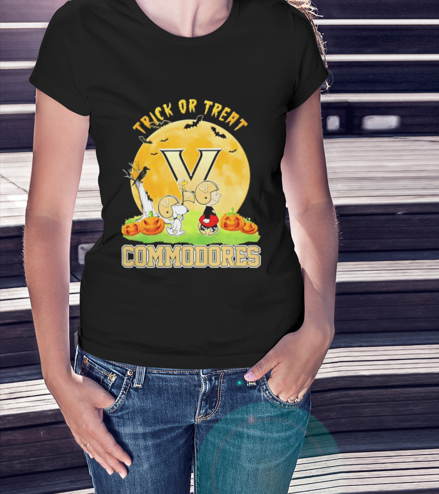 Vanderbilt Commodores Peanuts Halloween Trick Or Treat 2026 T-Shirt