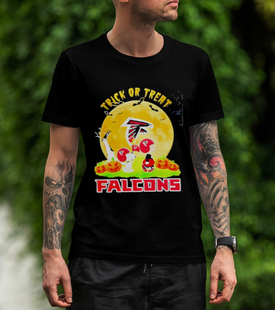 Atlanta Falcons Peanuts Trick Or Treat Halloween 2026 T-Shirt
