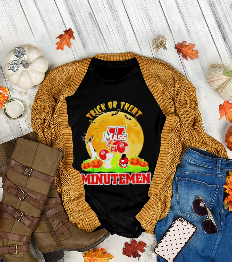 Massachusetts Minutemen Peanuts Trick Or Treat Halloween 2026 T-Shirt