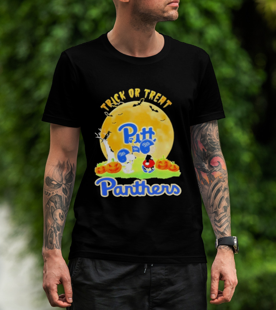 Pittsburgh Panthers Peanuts Trick Or Treat Halloween 2026 T-Shirt
