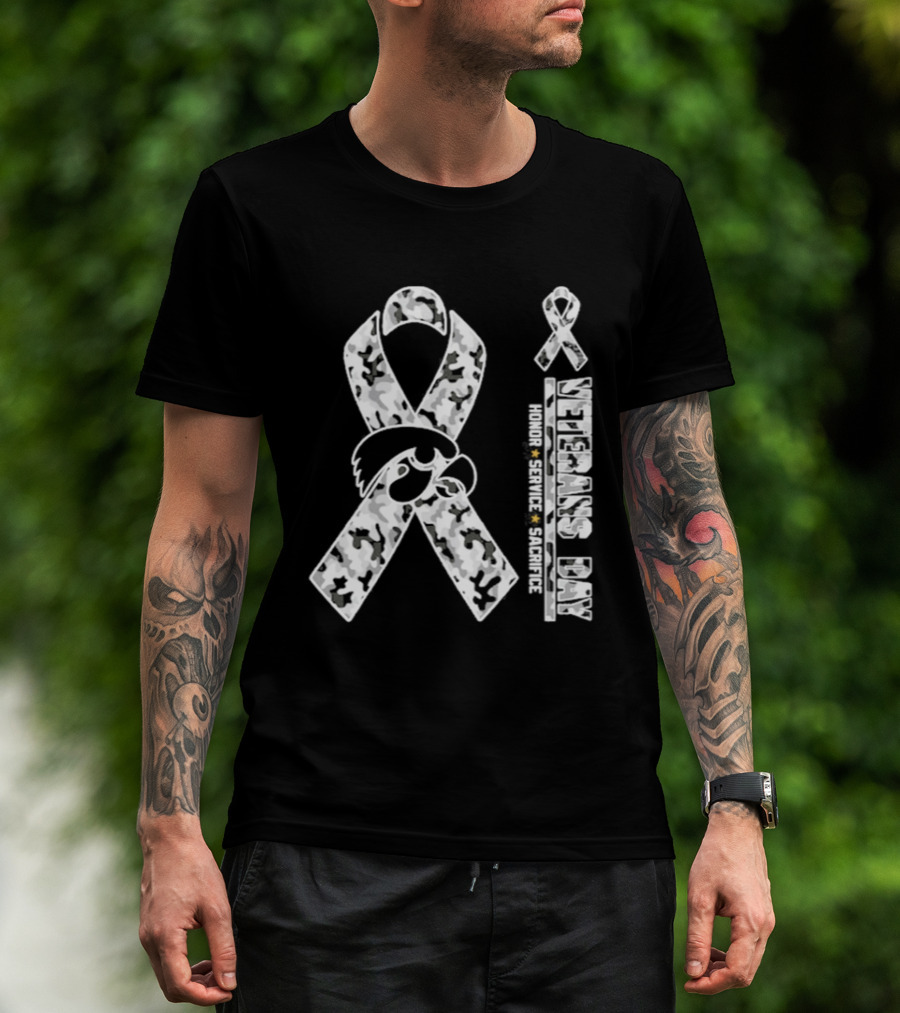 Iowa Hawkeyes Veterans Day 2026 Camouflage Ribbon Honor Service Sacrifice T-Shirt