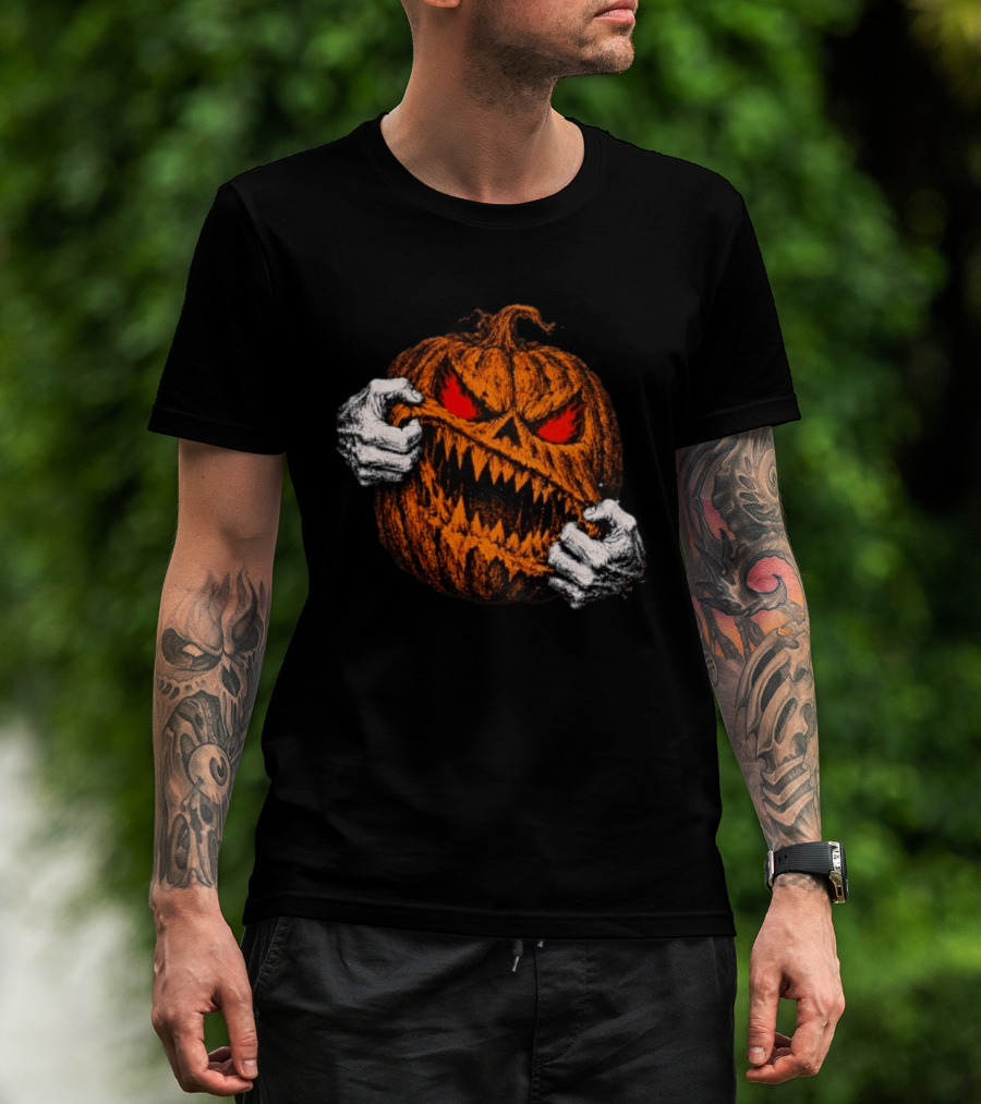 Halloween 2026 Evil Pumpkin Glowing Eyes Sharp Teeth Grinning Horror T-Shirt