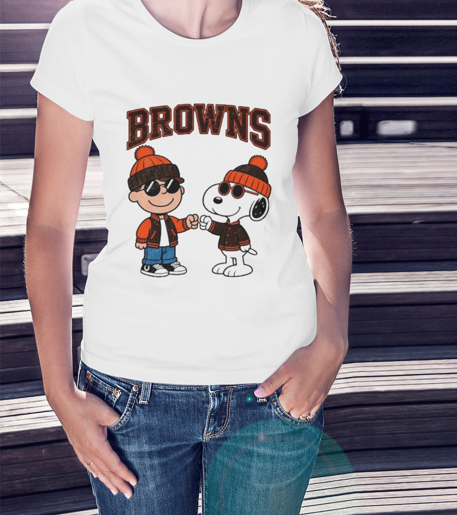 Browns Charlie Brown Snoopy NFL Football Team T-Shirt