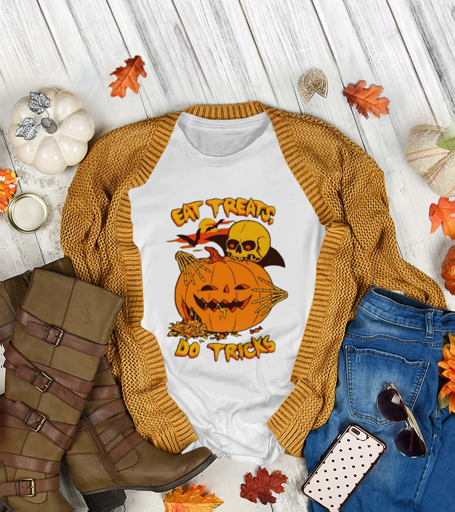 Eat Treats Do Tricks Skeleton And Pumpkin Halloween 2026 T-Shirt