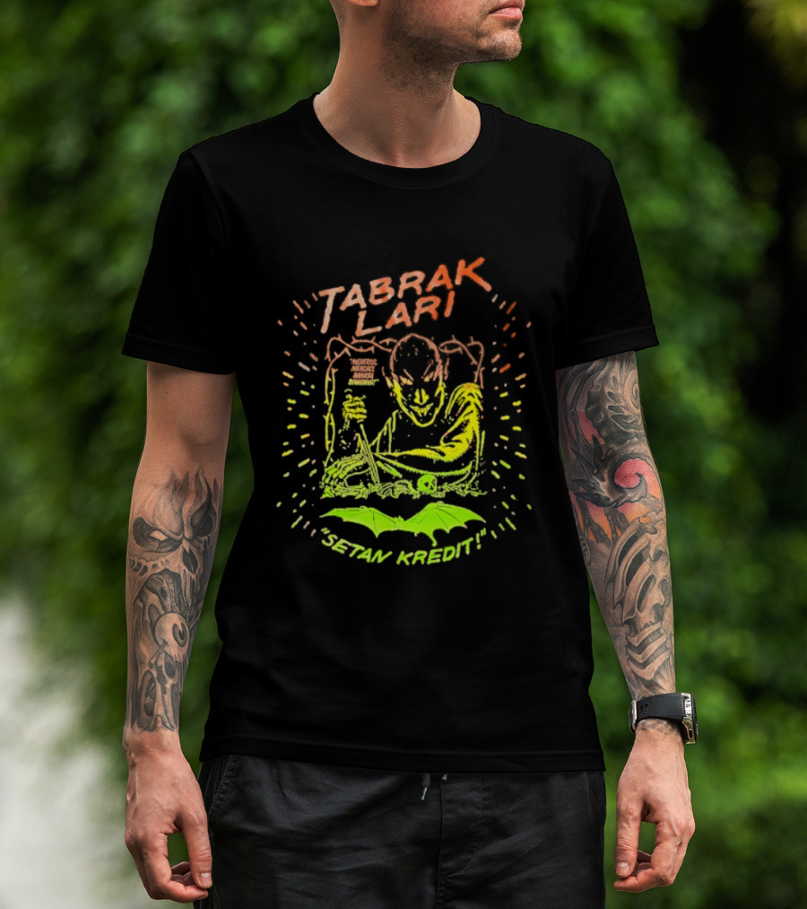 Tabrak Lari Setan Kredit T-Shirt