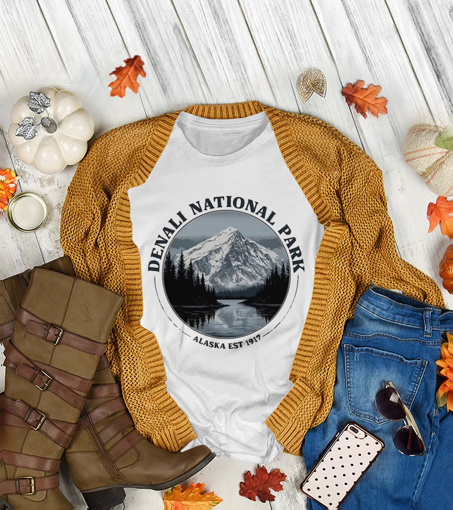Denali National Park Alaska Est 1917 Majestic Mountain Landscape T-Shirt