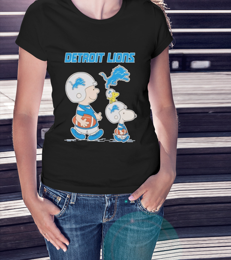 Detroit Lions Snoopy Charlie Brown NFL Football Peanuts Collaboration T-Shirt