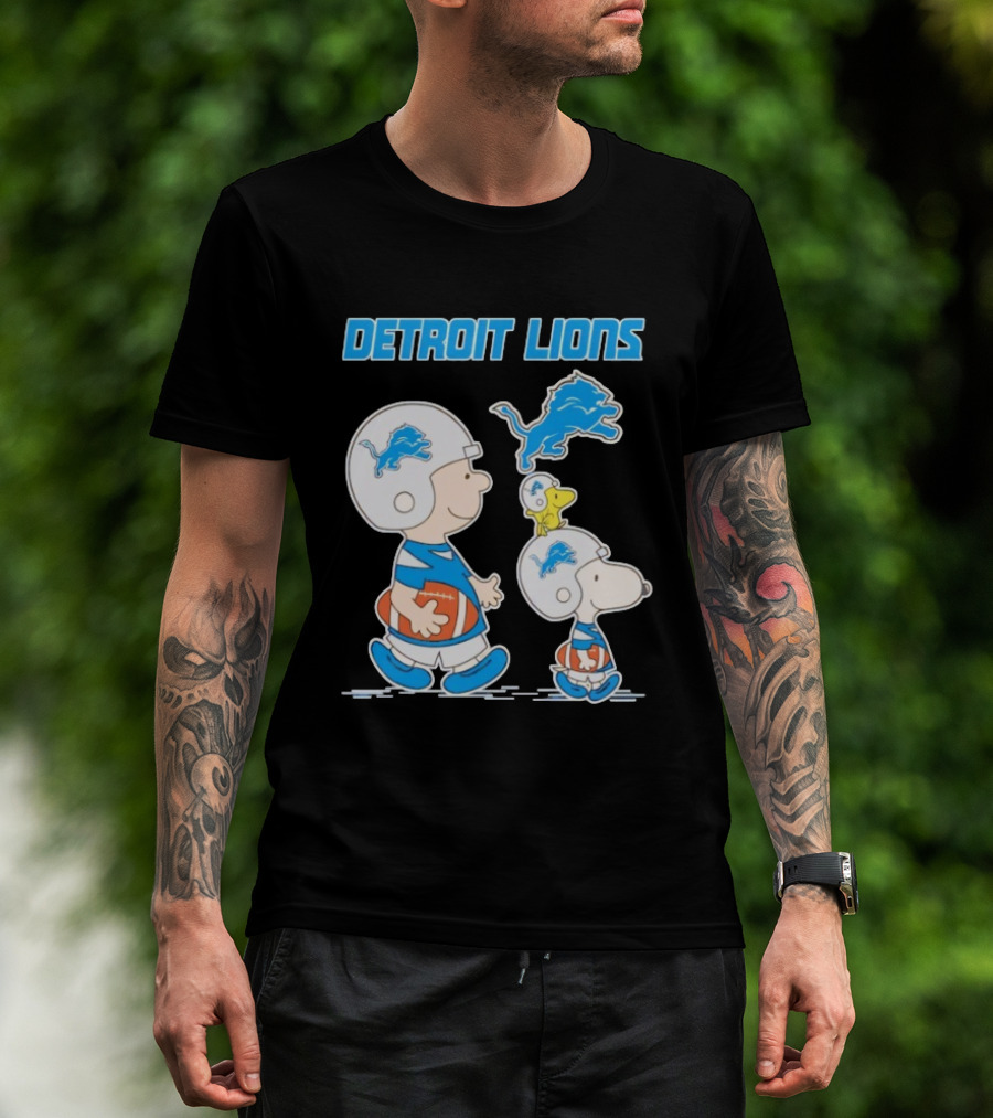Detroit Lions Snoopy Charlie Brown NFL Football Peanuts Collaboration T-Shirt