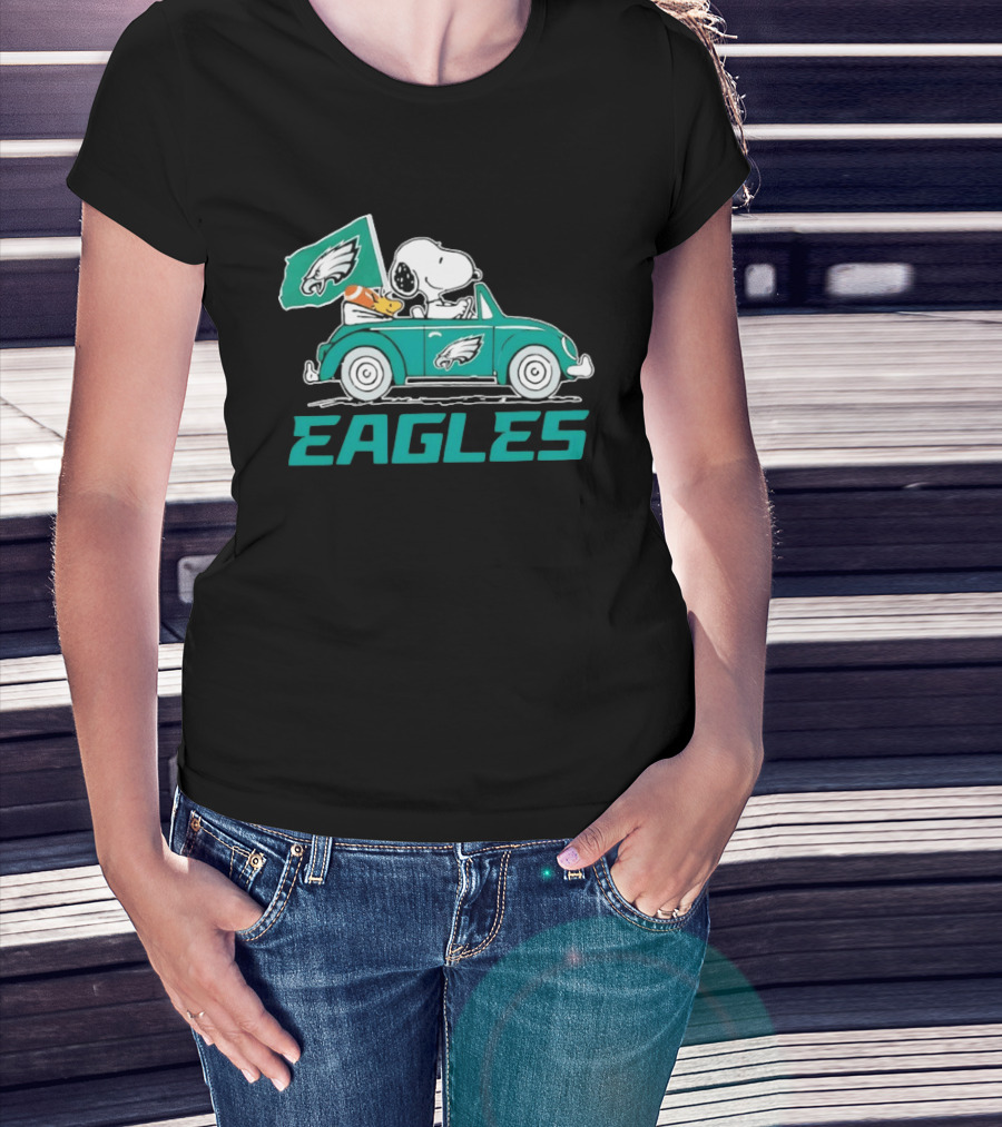 Snoopy Woodstock Driving Car With Philadelphia Eagles Flag EAGLES T-Shirt